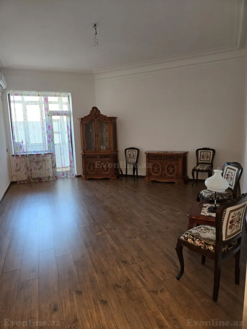 Satılır 4 otaqlı Mənzil Köhnə tikili 130 m² Sahil m. - şəkil 5