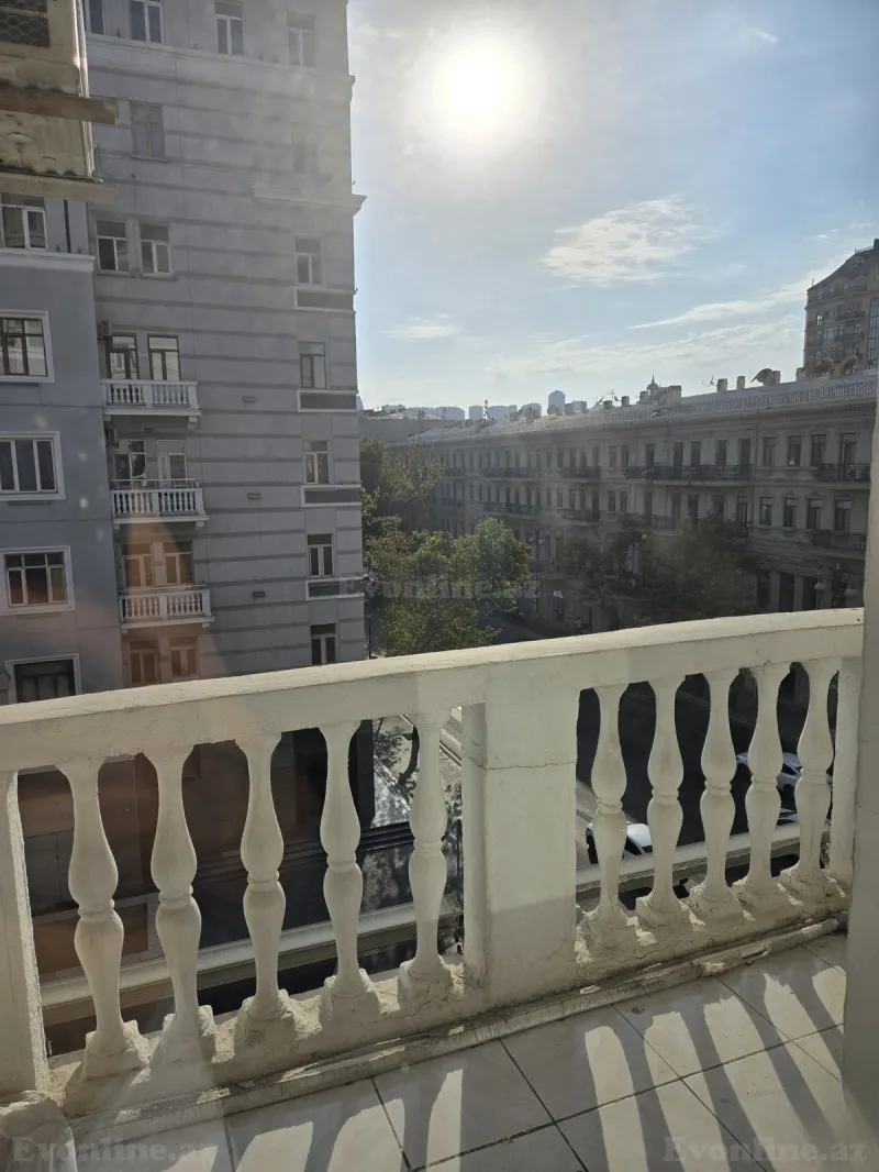 Satılır 4 otaqlı Mənzil Köhnə tikili 130 m² Sahil m. - şəkil 11