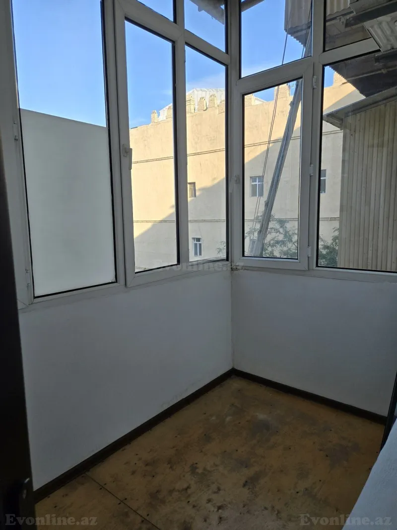 Satılır 4 otaqlı Mənzil Köhnə tikili 130 m² Sahil m. - şəkil 12