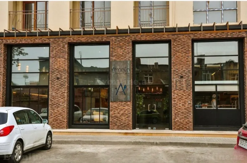 Kirayə verilir Obyekt 415 m² İnşaatçılar m.