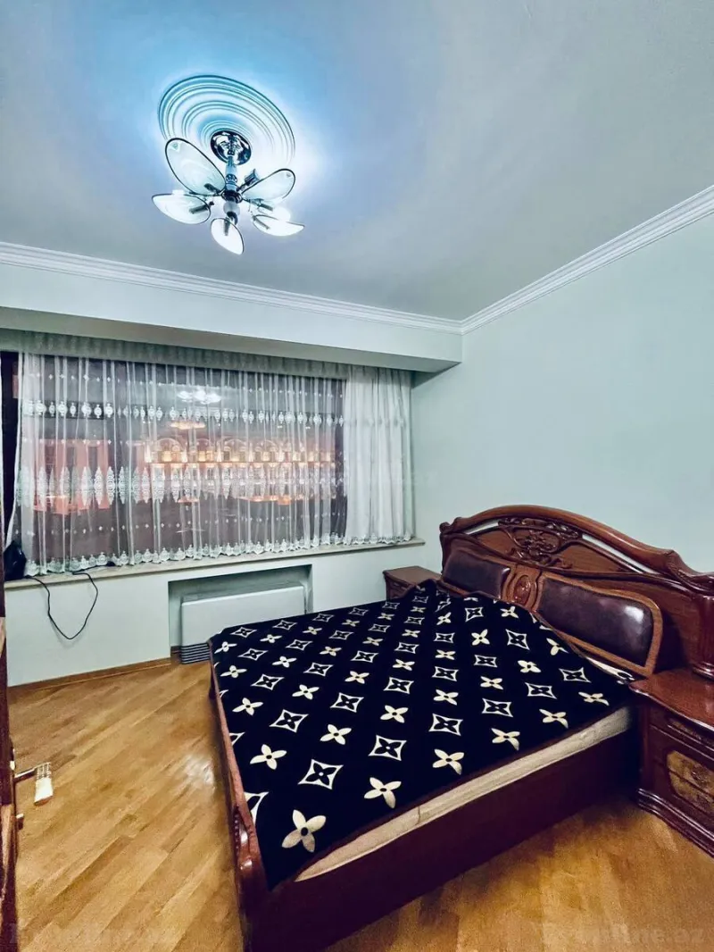Kirayə verilir 4 otaqlı Mənzil Yeni tikili 145 m² Səbail r. - şəkil 4