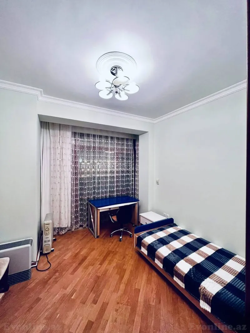 Kirayə verilir 4 otaqlı Mənzil Yeni tikili 145 m² Səbail r. - şəkil 9