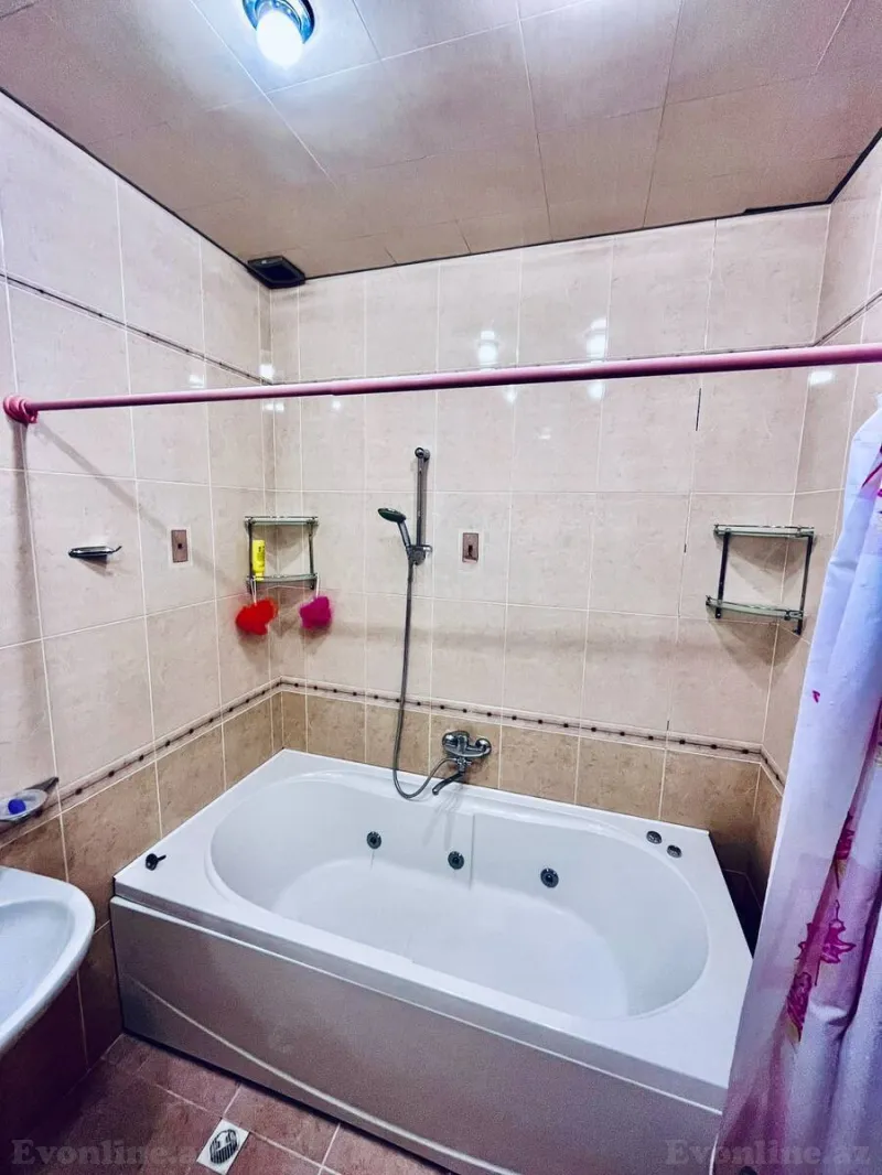 Kirayə verilir 4 otaqlı Mənzil Yeni tikili 145 m² Səbail r. - şəkil 11