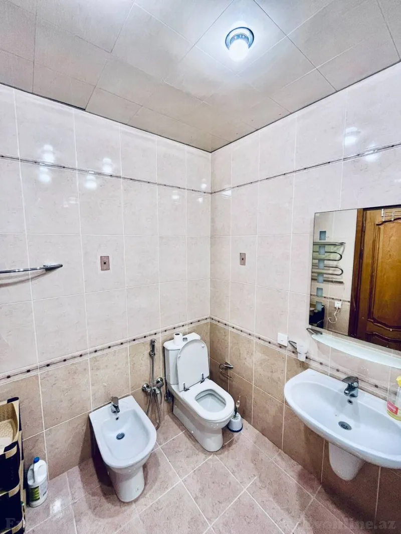 Kirayə verilir 4 otaqlı Mənzil Yeni tikili 145 m² Səbail r. - şəkil 14