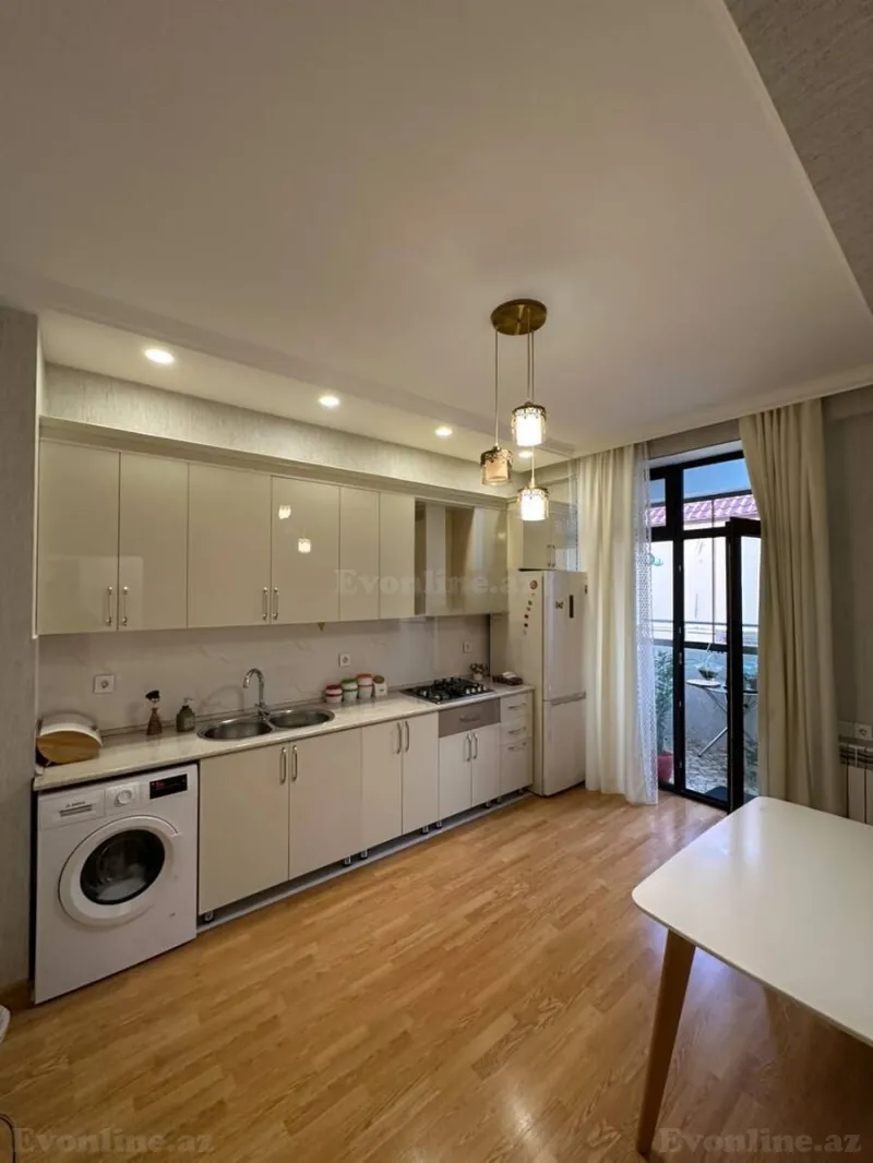 Satılır 3 otaqlı Mənzil Yeni tikili 97 m² Bakıxanov