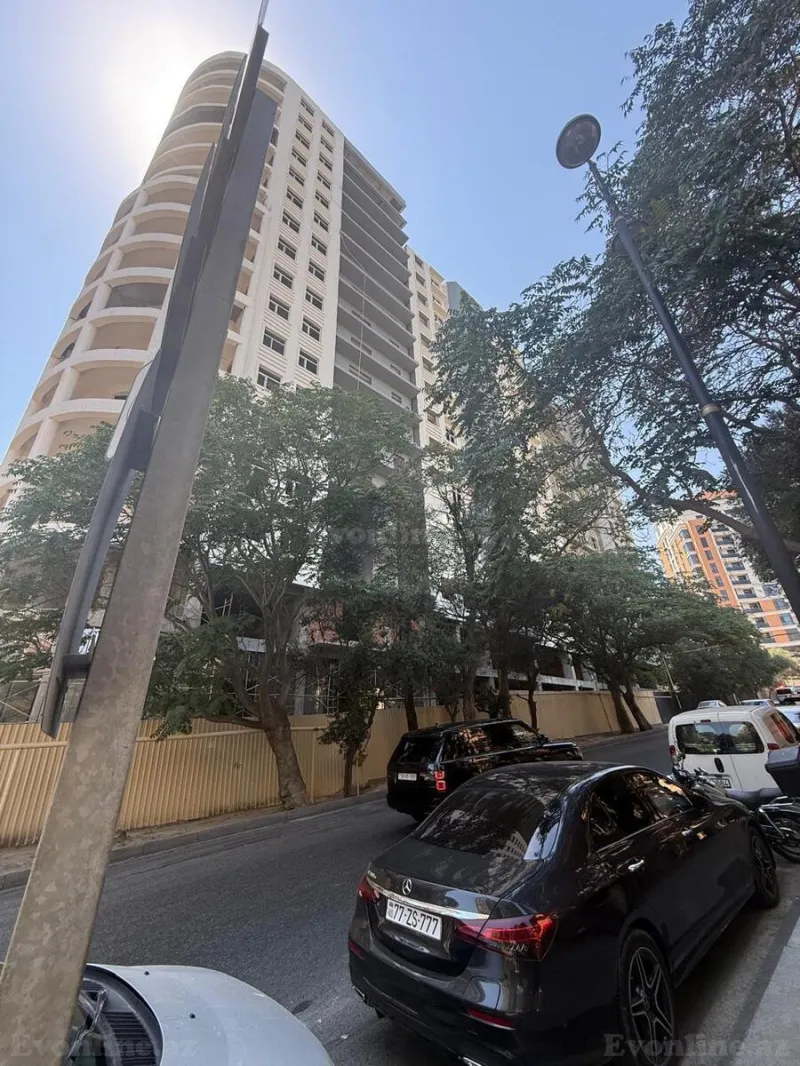 Satılır 4 otaqlı Mənzil Yeni tikili 212 m² 28 May m. - şəkil 13