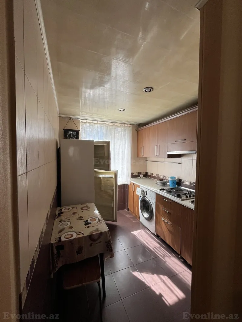 Kirayə verilir 3 otaqlı Mənzil Köhnə tikili 100 m² Elmlər Akademiyası m. - şəkil 3