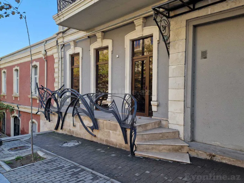 Kirayə verilir Ofis 200 m² Səbail r. - şəkil 2