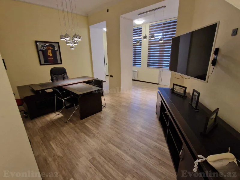 Kirayə verilir Ofis 200 m² Səbail r. - şəkil 4