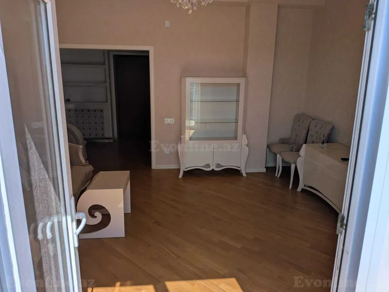 3 otaqlı Mənzil 120 m² Xətai r. Kirayə verilir