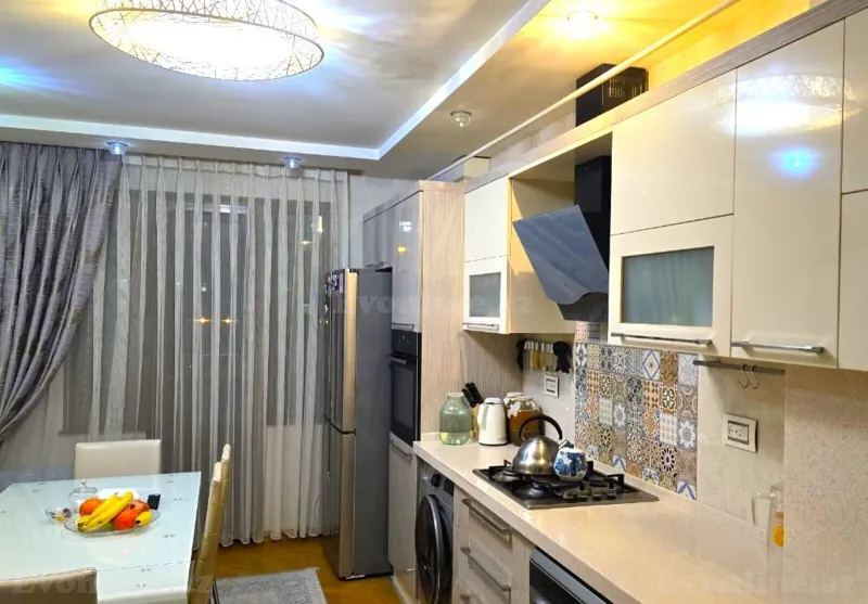 Satılır 5 otaqlı Mənzil Köhnə tikili 110 m² Xalqlar Dostluğu m. - şəkil 24