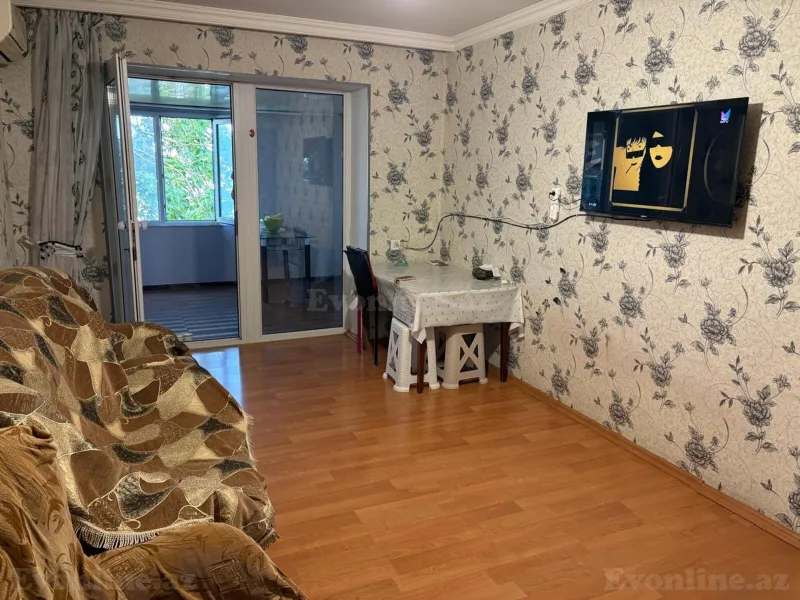 Satılır 2 otaqlı Mənzil Köhnə tikili 45 m² Gənclik m. - şəkil 2