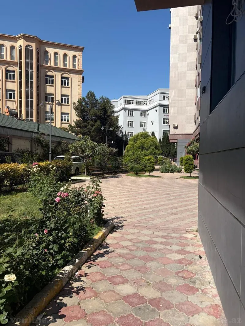 3 otaqlı Mənzil 150 m² Gənclik m. Kirayə verilir