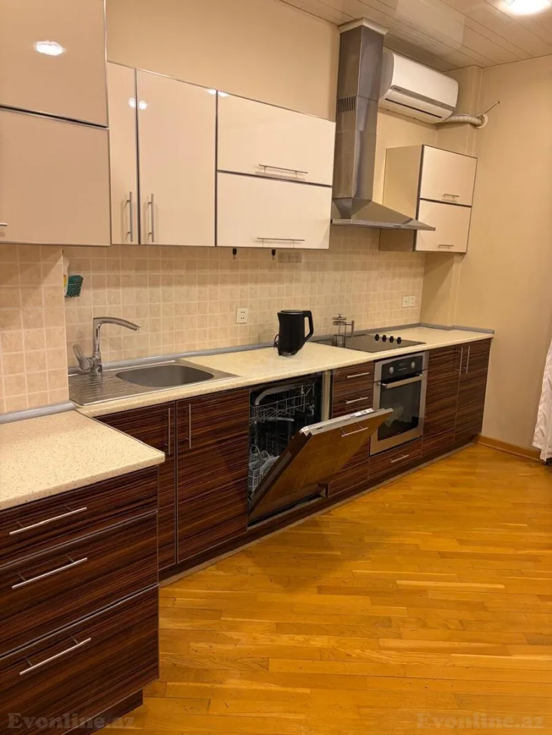 Kirayə verilir 3 otaqlı Mənzil Yeni tikili 150 m² Gənclik m. - şəkil 2