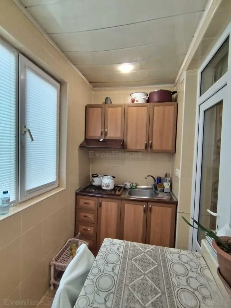 Satılır 3 otaqlı Mənzil Köhnə tikili 60 m² Memar Əcəmi m. - şəkil 4