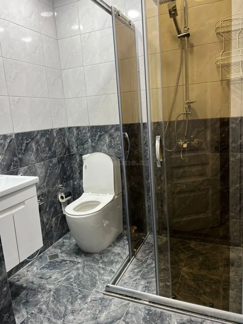 Kirayə verilir 4 otaqlı Mənzil Yeni tikili 193 m² 28 May m. - şəkil 15