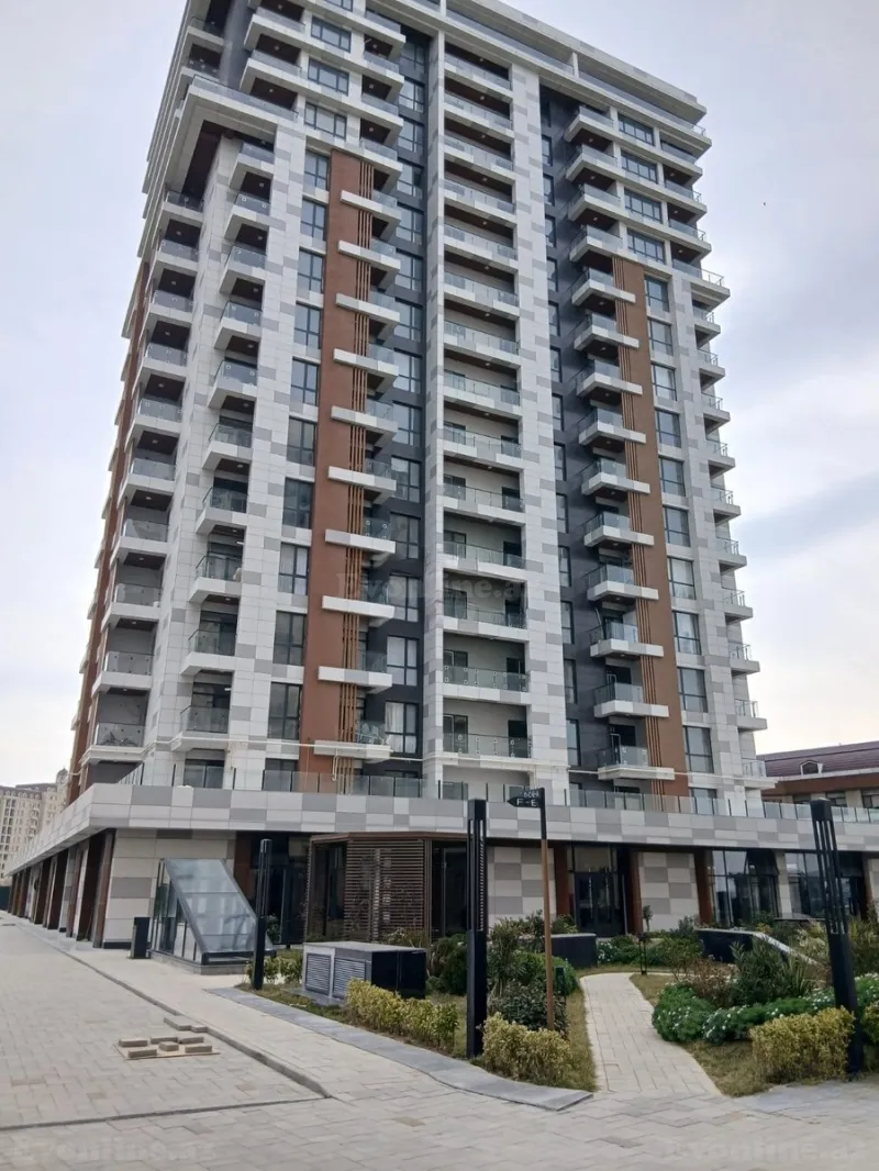 3 otaqlı Mənzil 105 m² Koroğlu m. Satılır