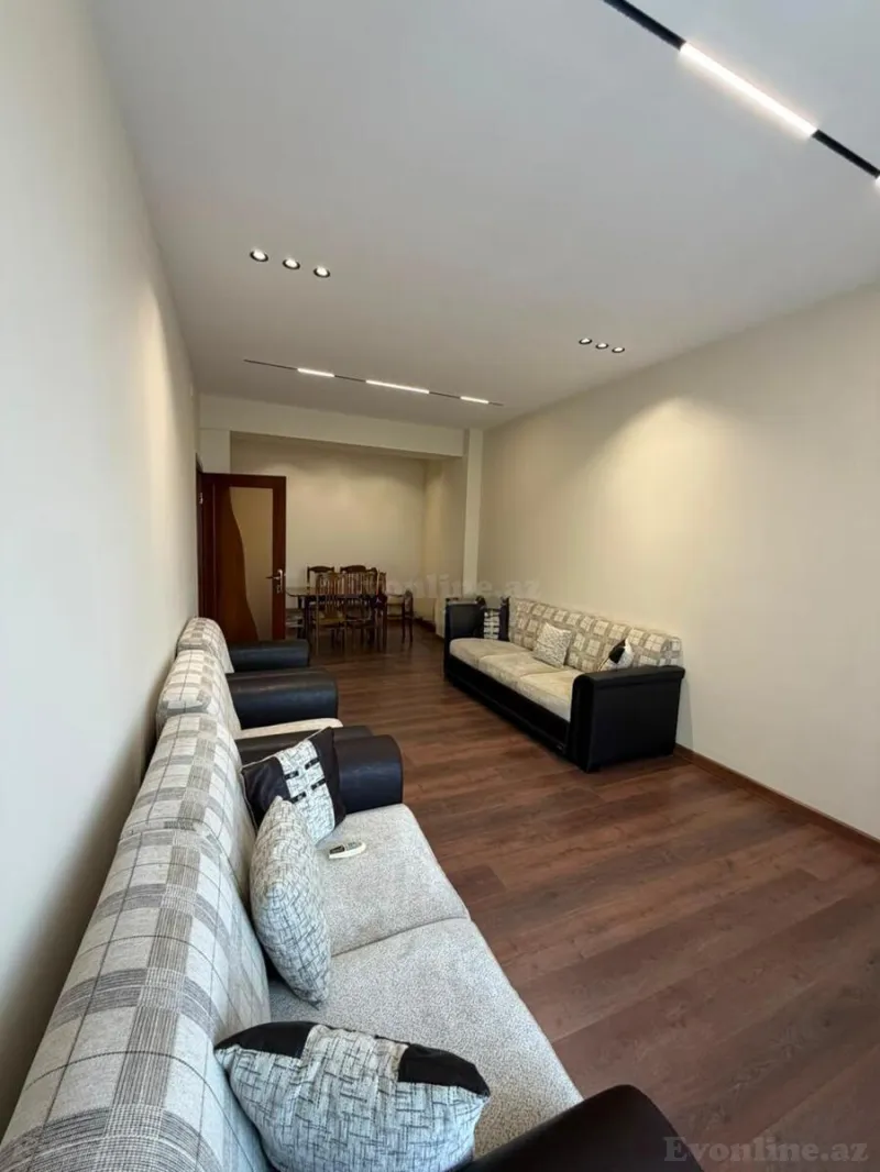 3 otaqlı Mənzil 120 m² 8 Noyabr m. Satılır