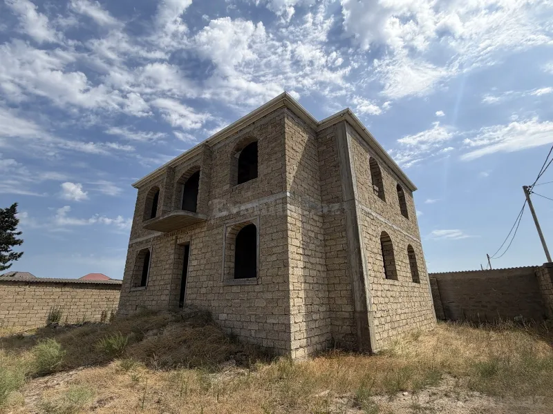 6 otaqlı Həyət evi 220 m² Buzovna Satılır