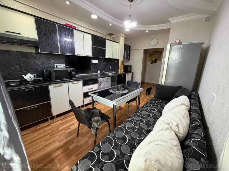 Satılır 5 otaqlı Mənzil Köhnə tikili 120 m² Əhmədli m.