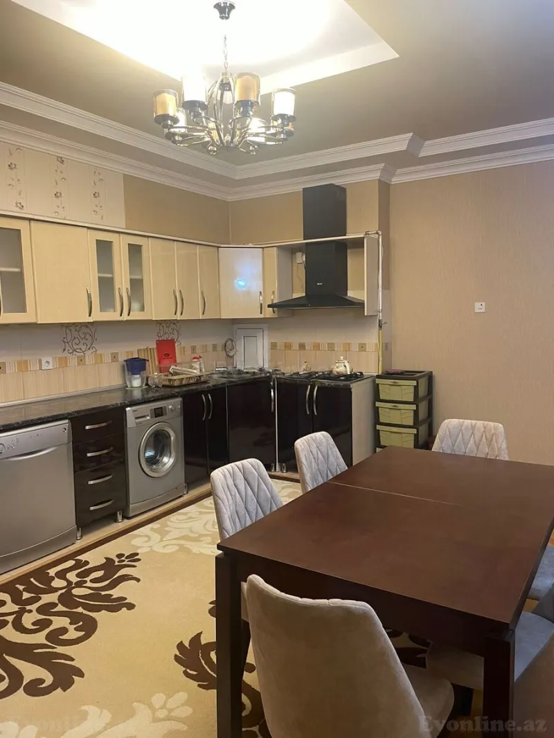 3 otaqlı Mənzil 147 m² Xətai r. Kirayə verilir