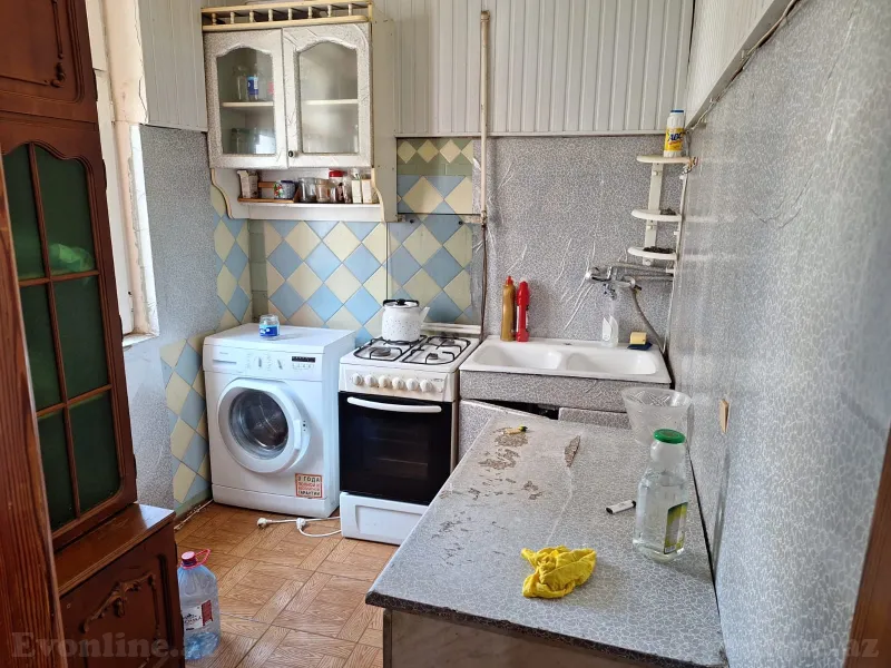 Kirayə verilir 2 otaqlı Mənzil Köhnə tikili 45 m² Memar Əcəmi m. - şəkil 4