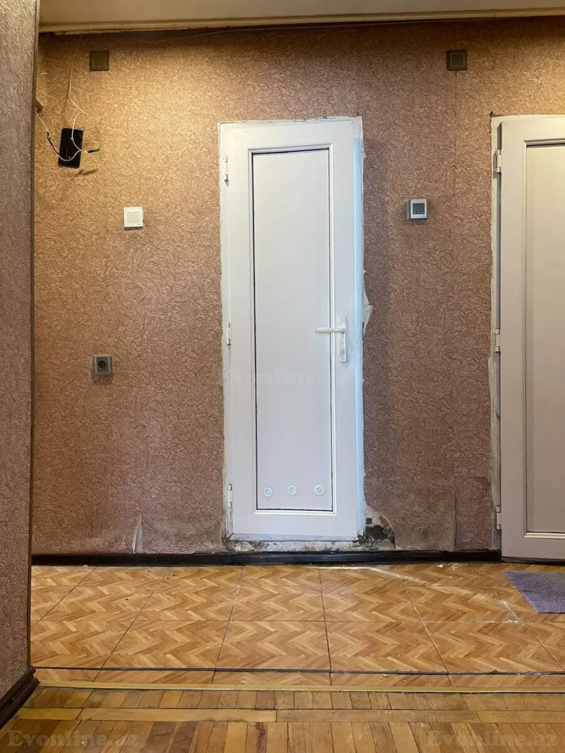 Satılır 2 otaqlı Mənzil Köhnə tikili 55 m² İnşaatçılar m. - şəkil 10