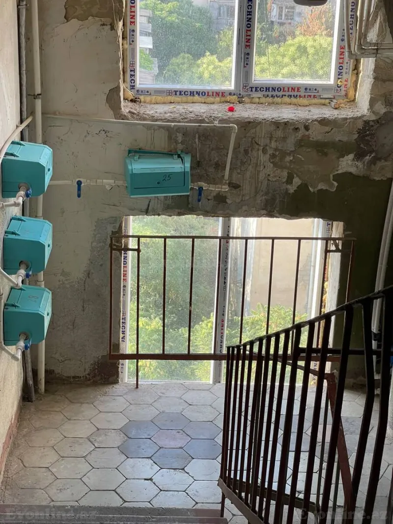 Satılır 2 otaqlı Mənzil Köhnə tikili 55 m² İnşaatçılar m. - şəkil 16