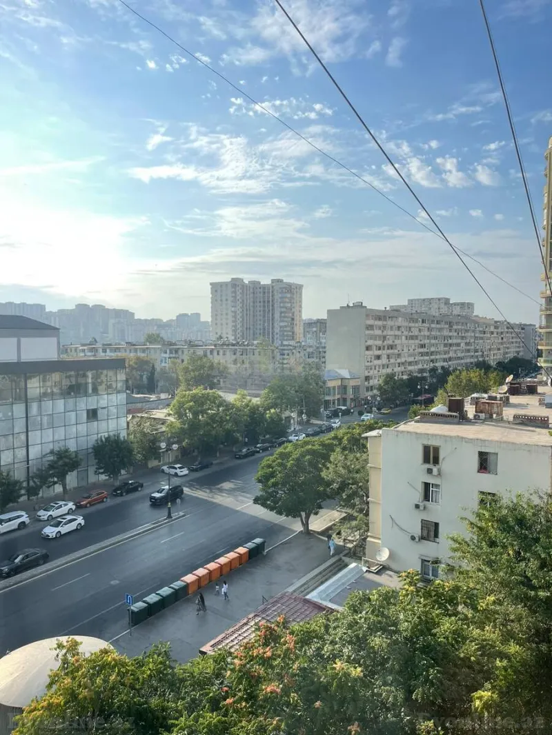 Satılır 2 otaqlı Mənzil Köhnə tikili 55 m² İnşaatçılar m. - şəkil 21
