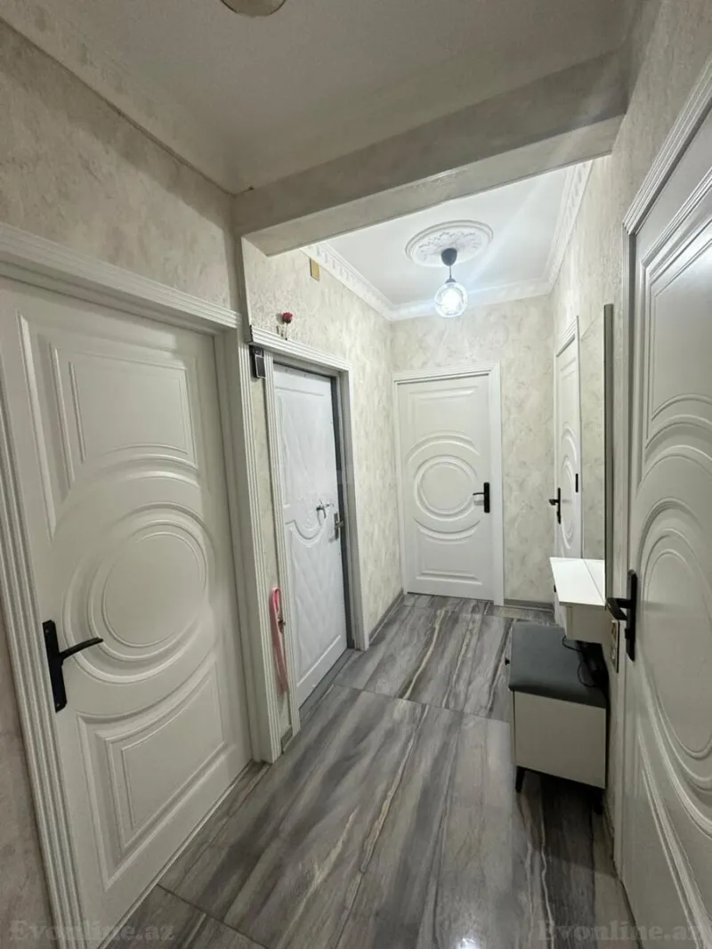 Satılır 3 otaqlı Mənzil Köhnə tikili 85 m² İnşaatçılar m. - şəkil 2