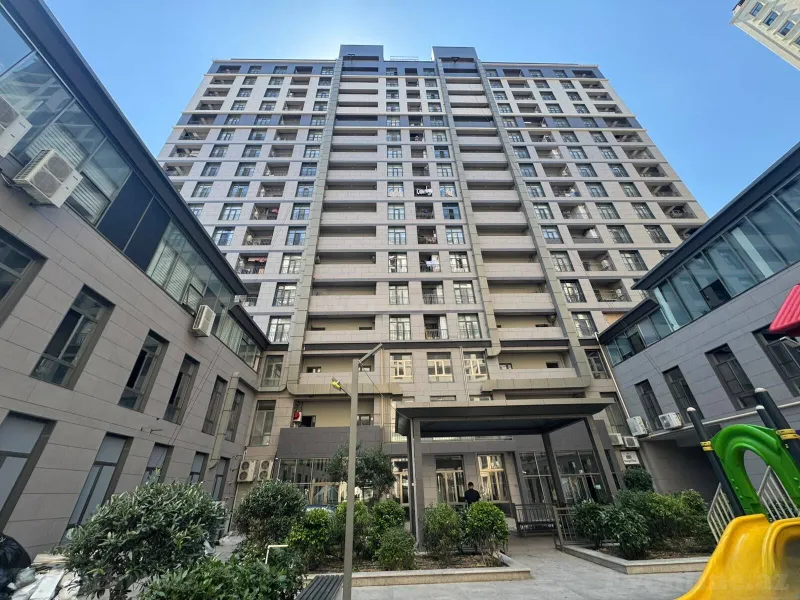Satılır 2 otaqlı Mənzil Yeni tikili 110 m² 28 May m. - şəkil 2