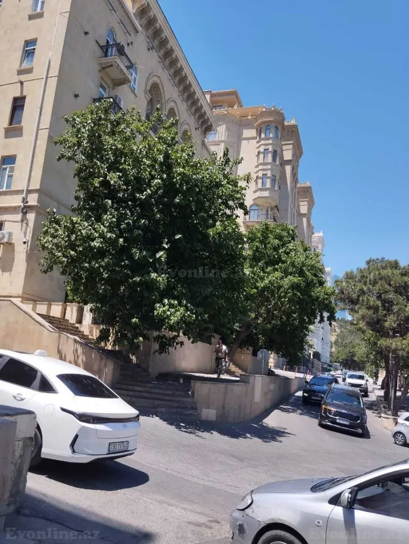 2 otaqlı Mənzil 60 m² Səbail r. Satılır