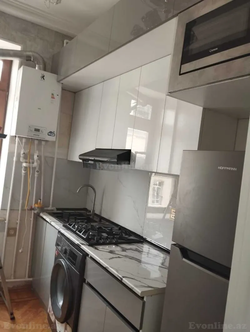 Satılır 2 otaqlı Mənzil Köhnə tikili 60 m² Səbail r. - şəkil 3