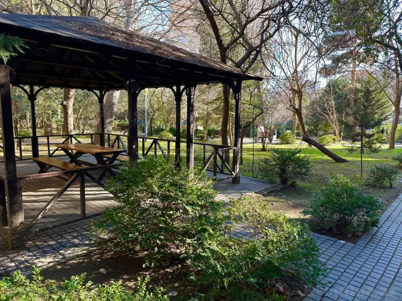 Satılır 5 otaqlı Mənzil Köhnə tikili 110 m² Azadlıq prospekti m. - şəkil 3