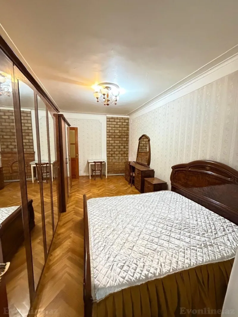 Satılır 5 otaqlı Mənzil Köhnə tikili 110 m² Azadlıq prospekti m. - şəkil 15