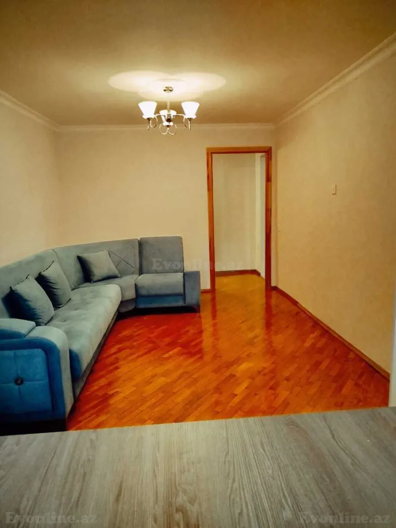 2 otaqlı Mənzil 65 m² İnşaatçılar m. Satılır