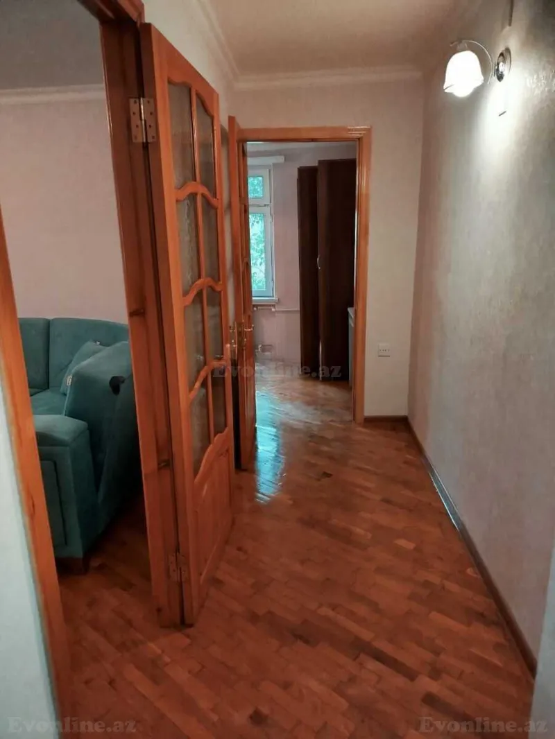 Satılır 2 otaqlı Mənzil Köhnə tikili 65 m² İnşaatçılar m. - şəkil 3