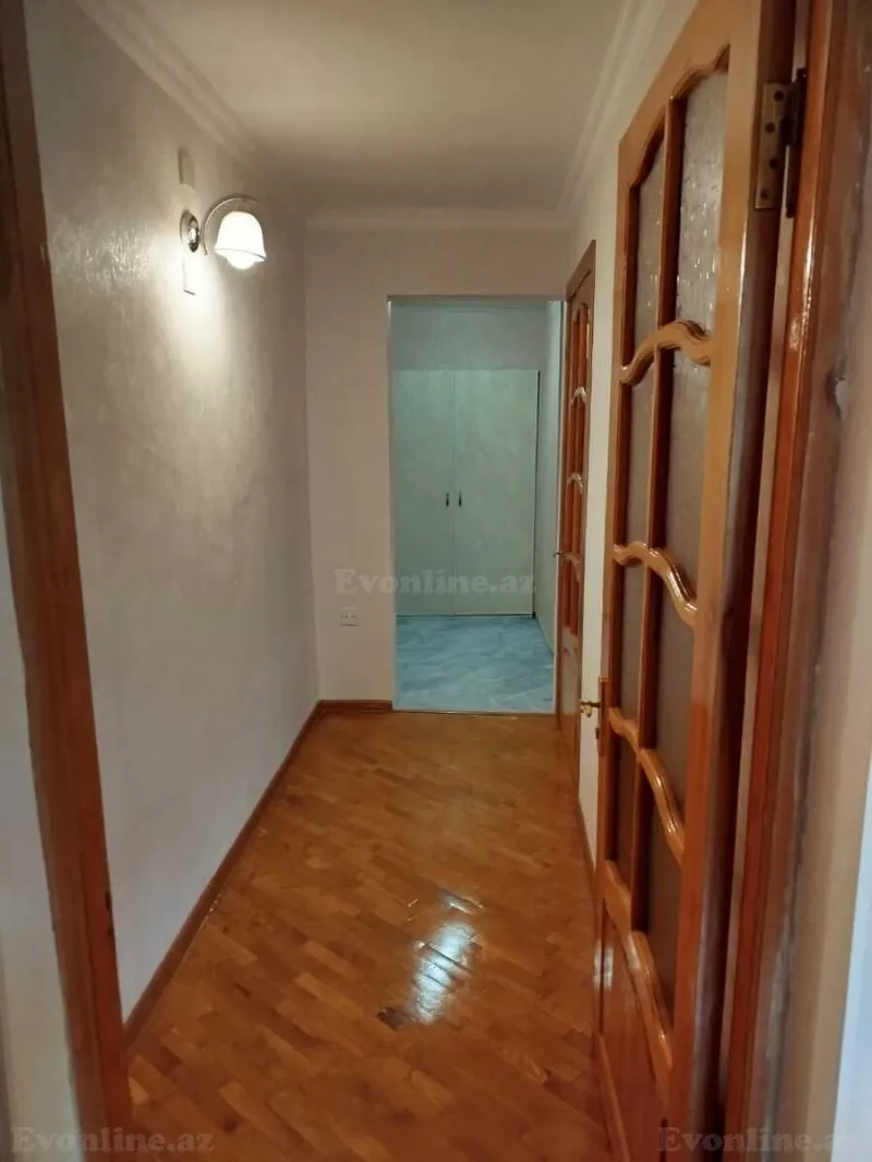 Satılır 2 otaqlı Mənzil Köhnə tikili 65 m² İnşaatçılar m. - şəkil 6
