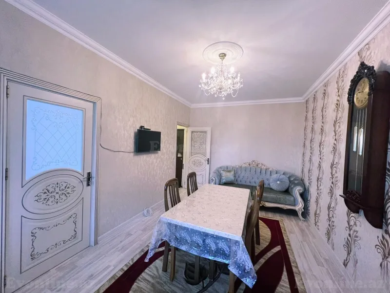 Satılır 2 otaqlı Mənzil Köhnə tikili 65 m² Memar Əcəmi m. - şəkil 2