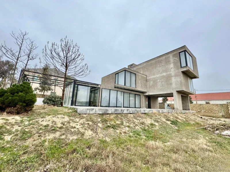 14 otaqlı Həyət evi 375 m² Novxanı Satılır