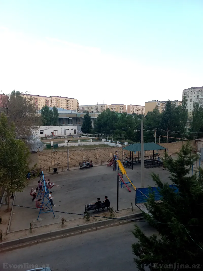 Satılır 3 otaqlı Mənzil Köhnə tikili 69 m² Sumqayıt - şəkil 2