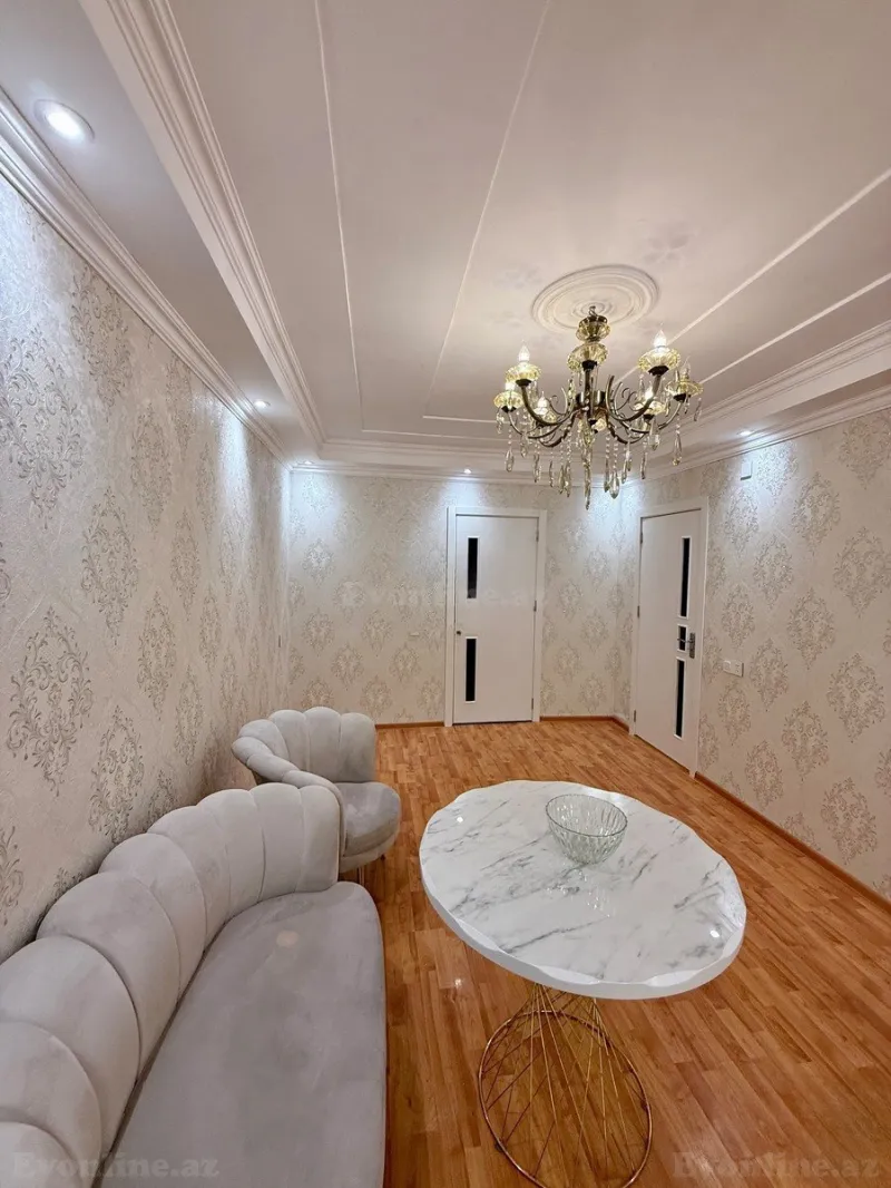 2 otaqlı Mənzil 55 m² İnşaatçılar m. Satılır