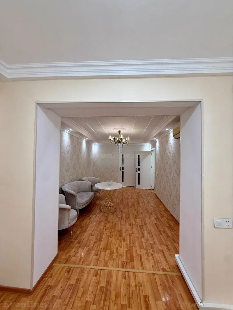 Satılır 2 otaqlı Mənzil Köhnə tikili 55 m² İnşaatçılar m. - şəkil 2