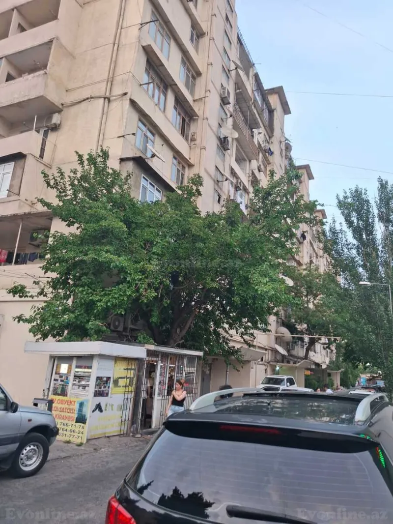Satılır 4 otaqlı Mənzil Köhnə tikili 120 m² Azadlıq prospekti m. - şəkil 2