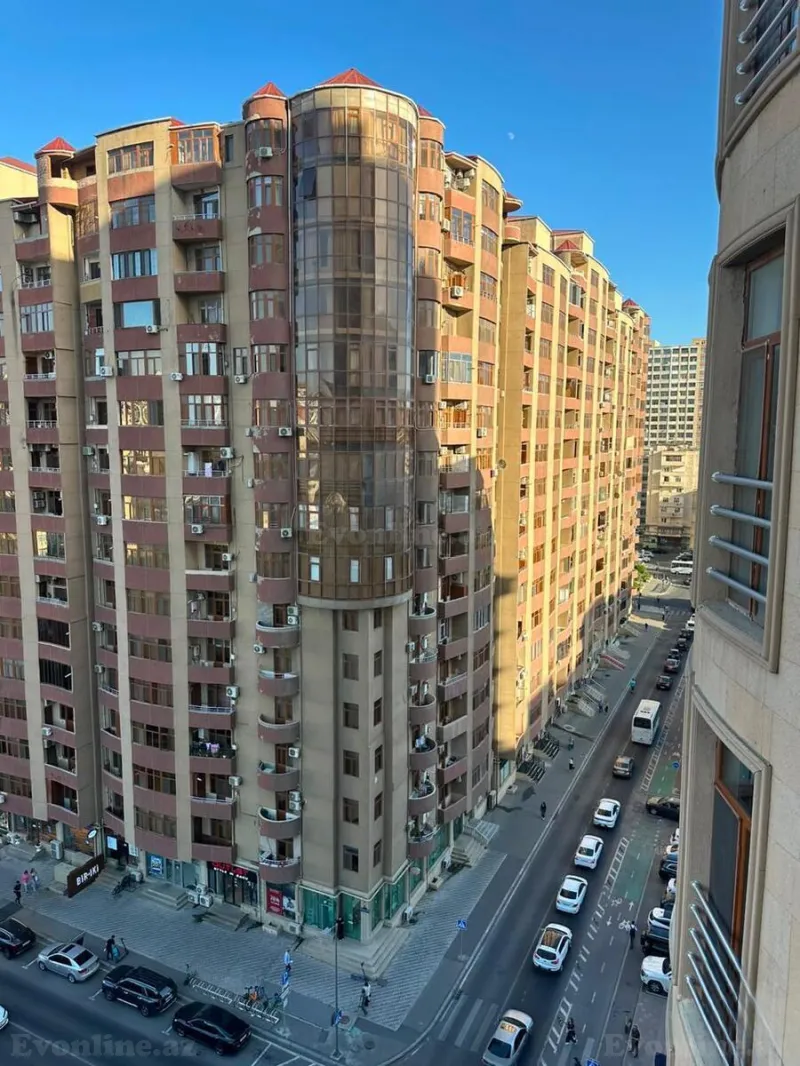 Bakı, Xətai r.da 3 otaqlı mənzil kirayə verilir