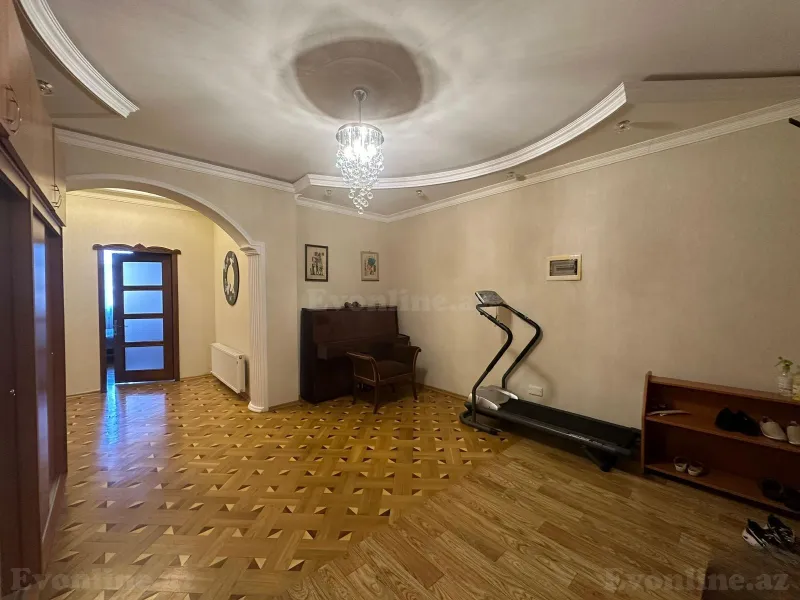 Satılır 3 otaqlı Mənzil Yeni tikili 140 m² İnşaatçılar m. - şəkil 4