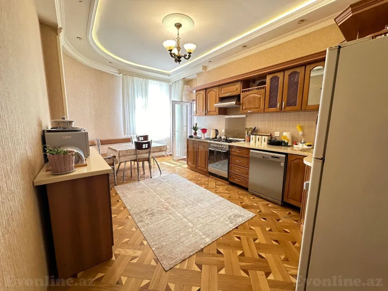 Satılır 3 otaqlı Mənzil Yeni tikili 140 m² İnşaatçılar m. - şəkil 6
