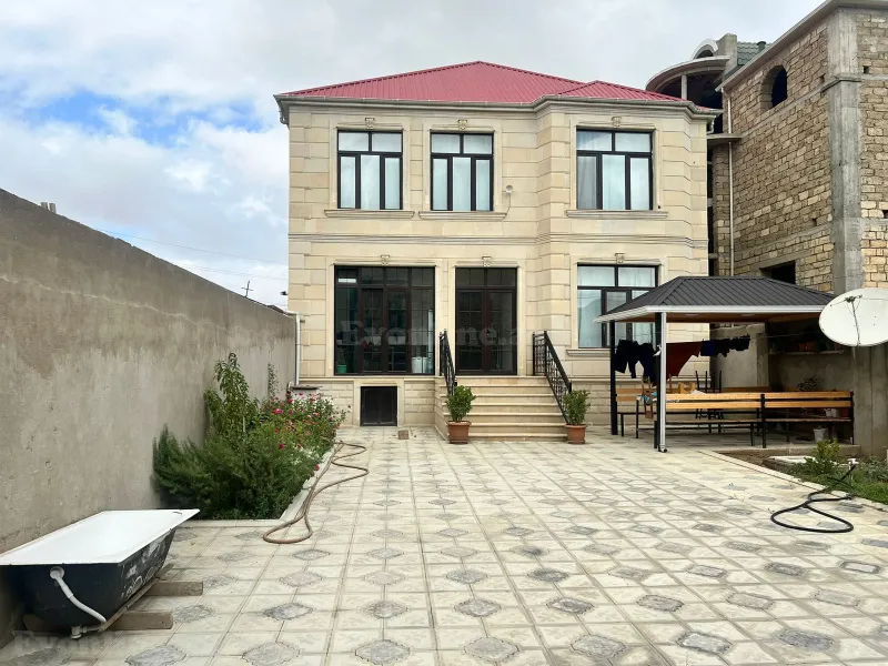 6 otaqlı Həyət evi 220 m² Binəqədi Satılır