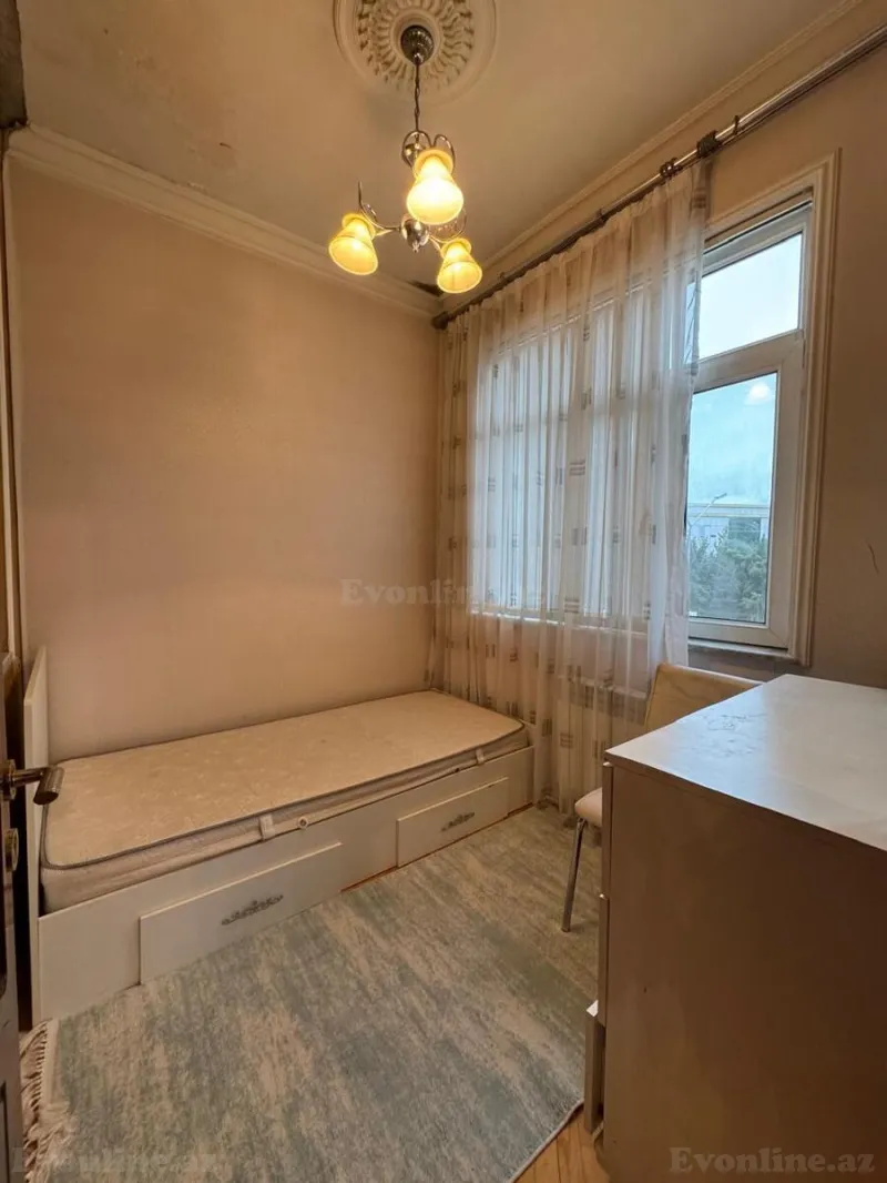 Kirayə verilir 4 otaqlı Mənzil Köhnə tikili 90 m² Qara Qarayev m. - şəkil 8