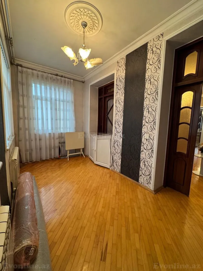 Kirayə verilir 4 otaqlı Mənzil Köhnə tikili 90 m² Qara Qarayev m. - şəkil 19
